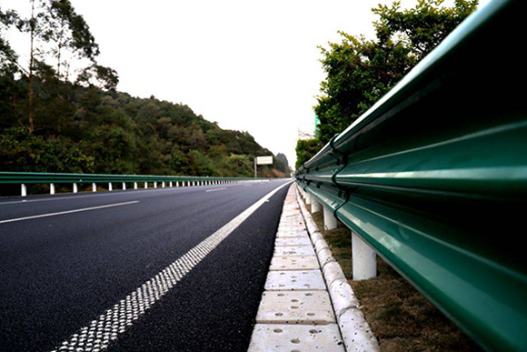 吉安高速公路护栏的常用类型